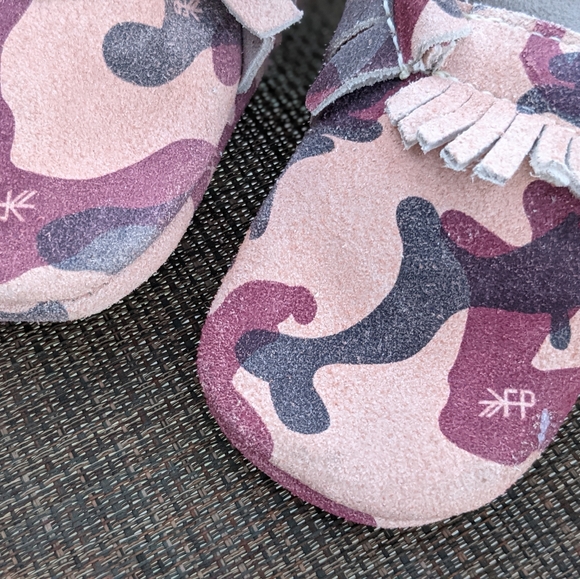 Freshly Picked Shoes Moccasins.  size 4 - Picture 13 of 15